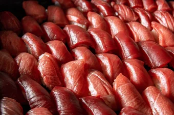 Making nigiri sushi